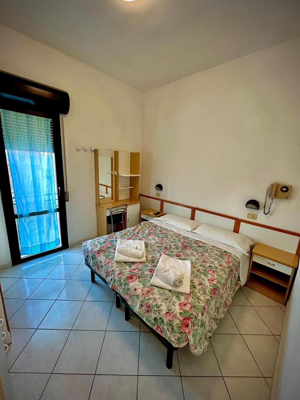 Hotel Sacramora Римини Экстерьер фото